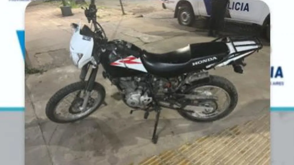 Secuestraron una moto robada y aprehendieron a un hombre en calle Cabral