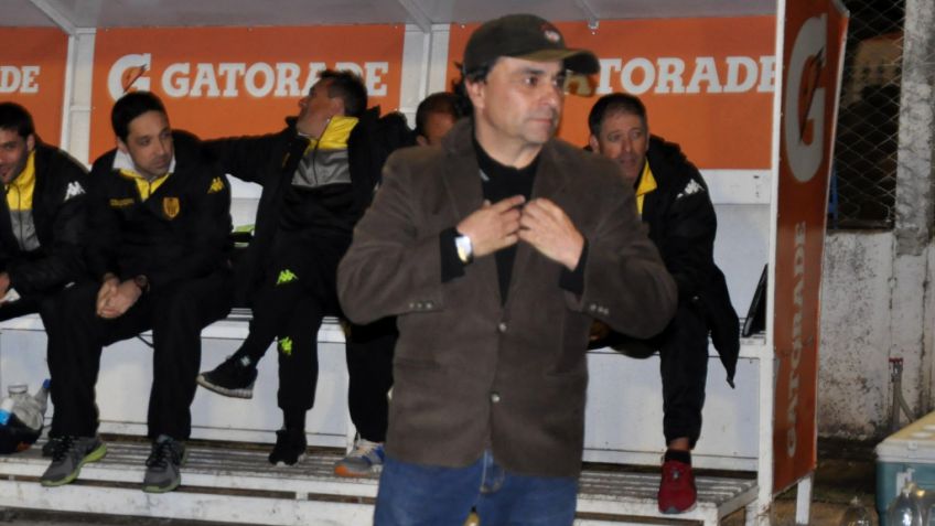 El Sapito Coleoni habría arreglado como DT de Ferro