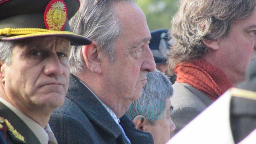 Una multitud celebró el Día de la Bandera