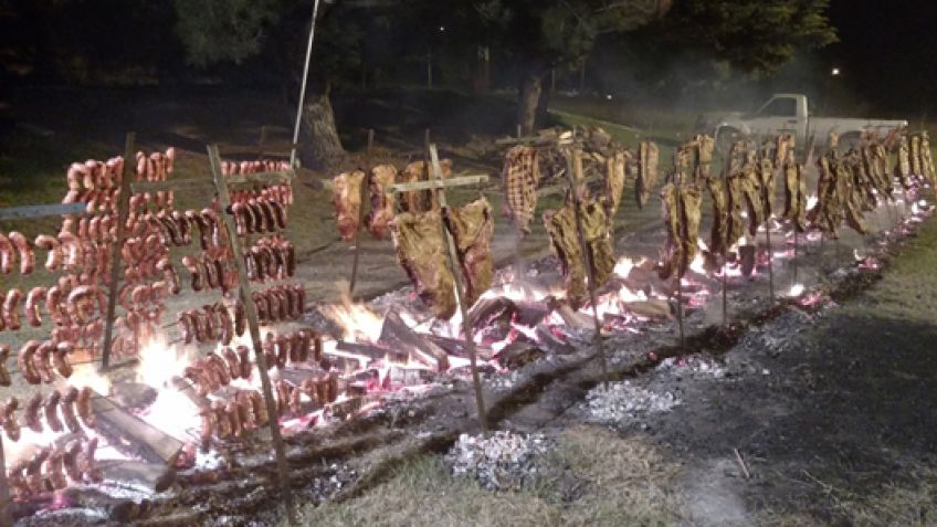La vida universitaria en un asado