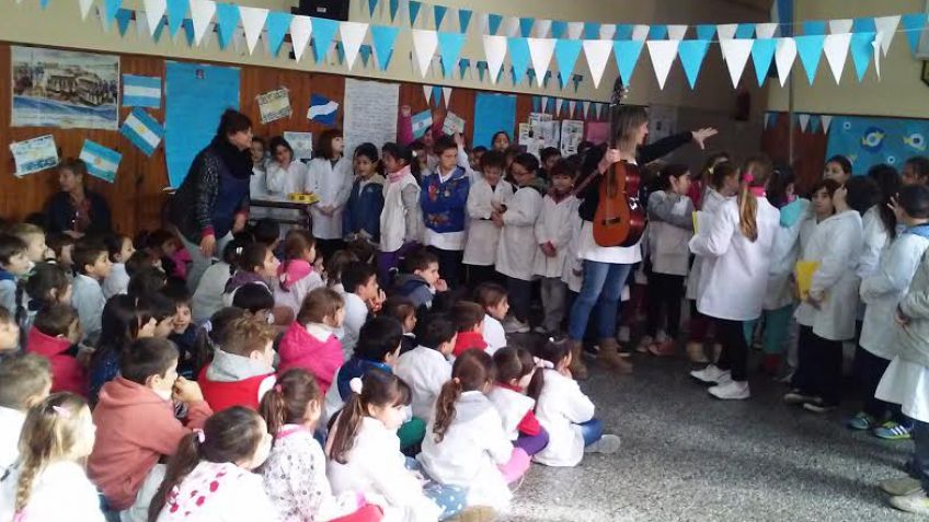Alumnos de la Escuela 11 expusieron ante la Comisión de Cultura