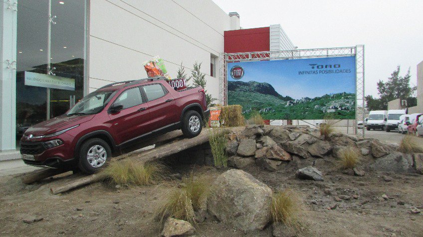 Bahía Automotores presentó la nueva "Toro" de Fiat