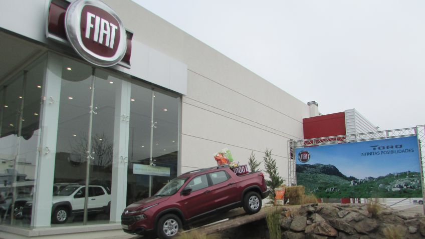 Bahía Automotores presentó la nueva "Toro" de Fiat