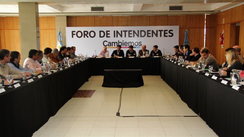 Lunghi participó del foro de intendentes de Cambiemos