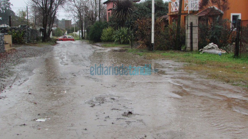 Volvió la lluvia y el dolor de cabeza para los vecinos del Barrio Golf