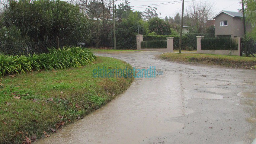 Volvió la lluvia y el dolor de cabeza para los vecinos del Barrio Golf