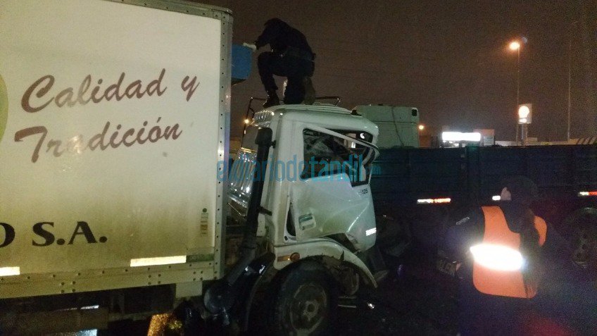Trágica colisión entre dos camiones: un hombre fallecido