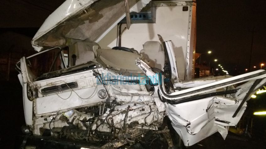 Trágica colisión entre dos camiones: un hombre fallecido
