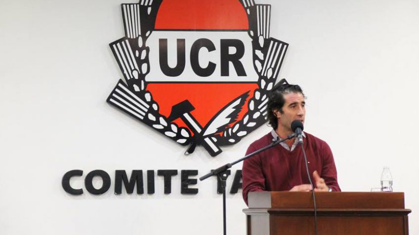 Illia fue recordado en una noche de tristeza, melancolía y existencialismo