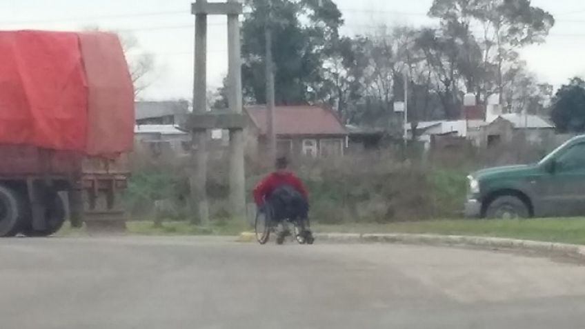 Con una contundente imagen, reclaman puentes peatonales sobre la 226