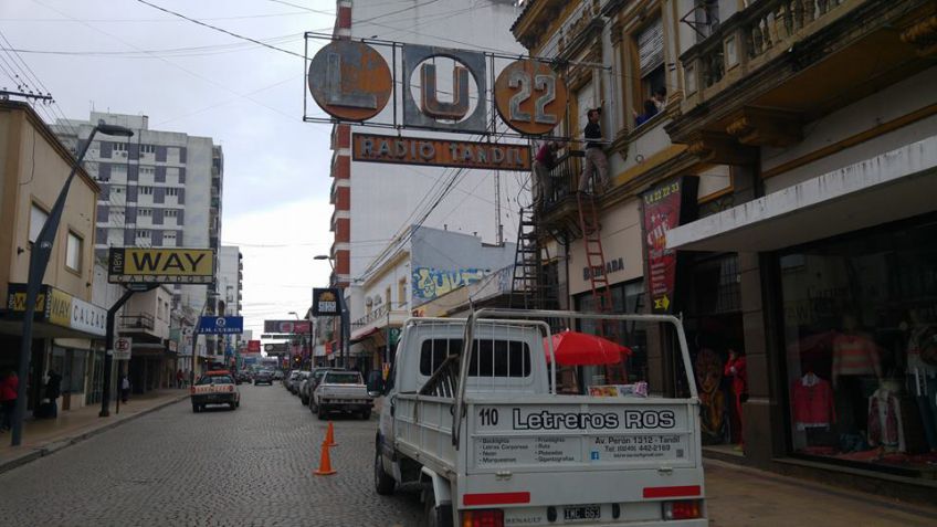 Adiós al cartel de Radio Tandil 