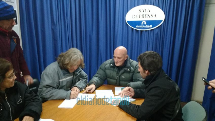 Se entregó un petitorio al intendente por la vuelta del tren