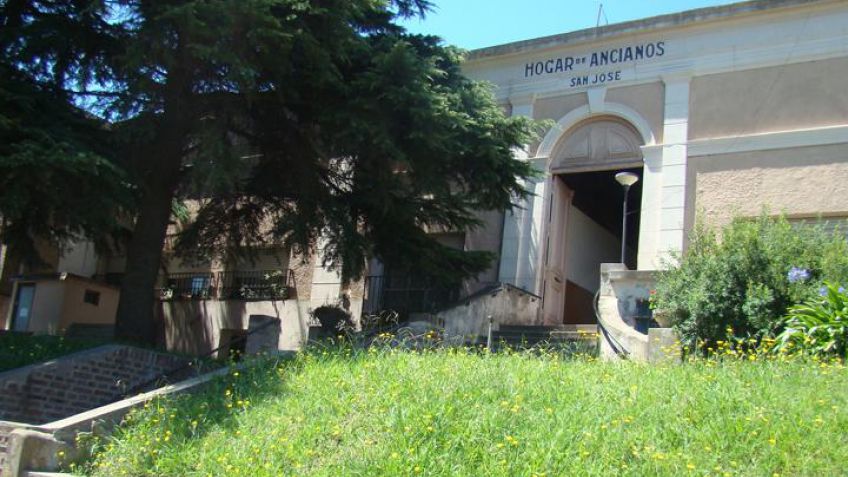 Té desfile a beneficio del Hogar de Ancianos "San José"