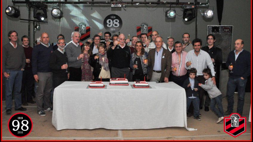 Independiente festejó sus 98 años con una cena show