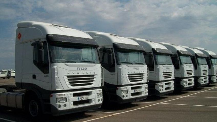 Iveco suspendió a 500 operarios y ya suman 2350 en el sector automotriz