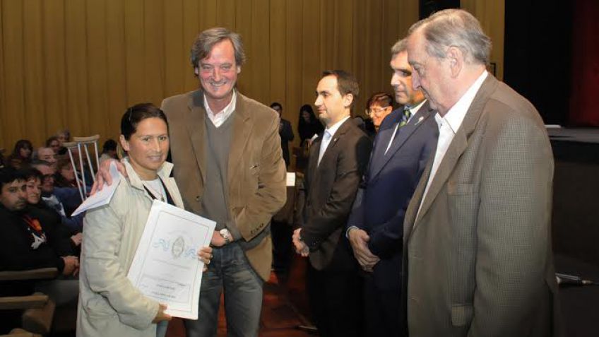 Lunghi: "Seguimos trabajando por una ciudad que nos incluya a todos en el sueño de la casa propia"