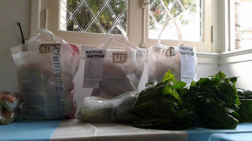 Continúa la venta de bolsones de alimentos populares