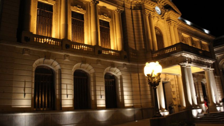 El Palacio Municipal como futuro Gran Centro Cultural: Lunghi se mostró complacido con la idea