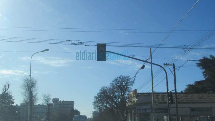 Rebotes del corte de luz: sin semáforos y caos de tránsito