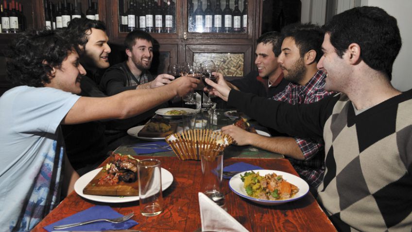 Un Día del Amigo con menos regalos y más encuentros gastronómicos