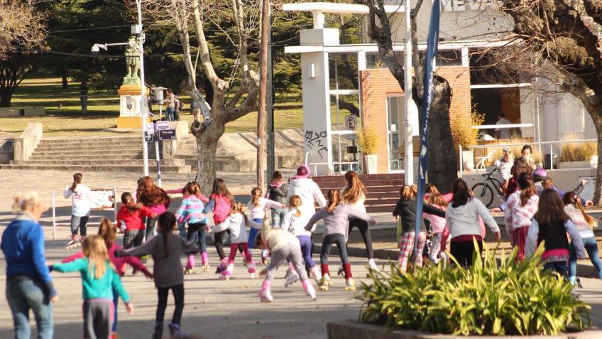 Los más chicos se divirtieron en el primer día de Vacaciones Sobre Ruedas