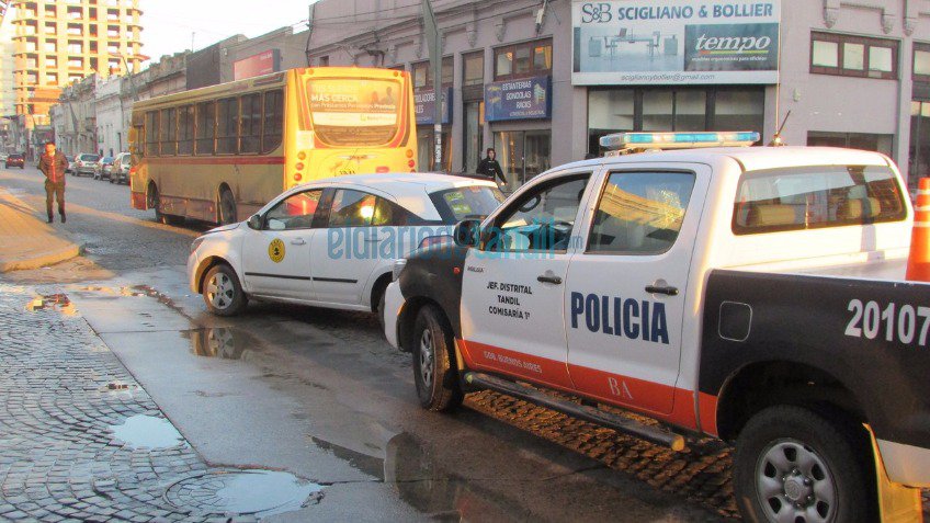 Fuerte accidente en Mitre y Alem