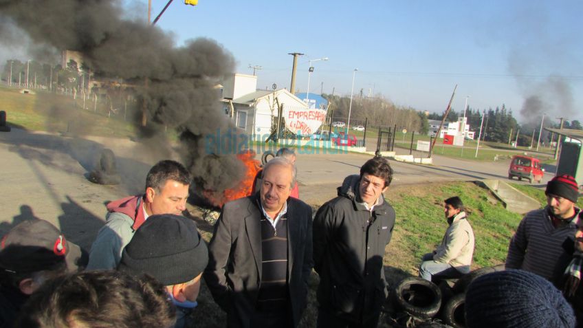 Civalleri apareció en el Parque Industrial y dialogó con los trabajadores