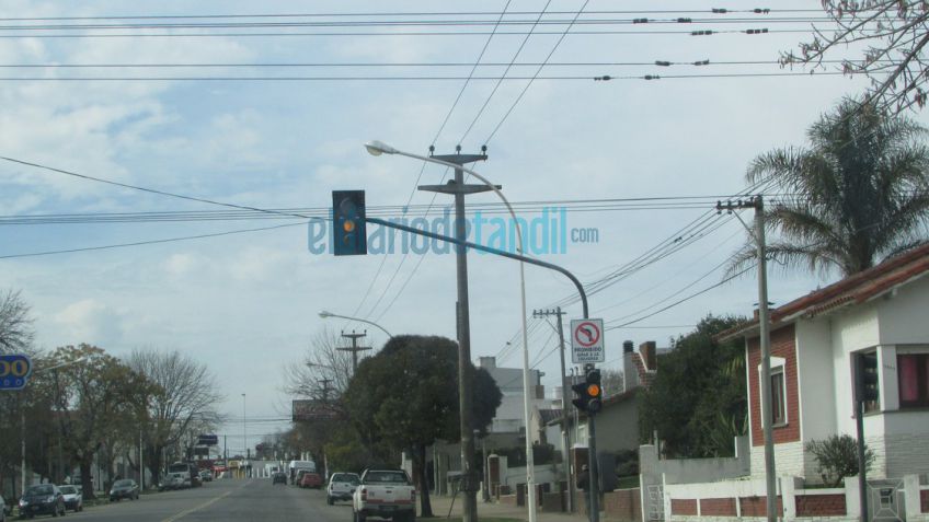 El semáforo nuevo no soportó el corte de luz