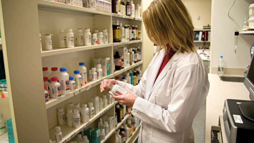 Acuerdan mantener los precios de los medicamentos de alto consumo hasta fin de año