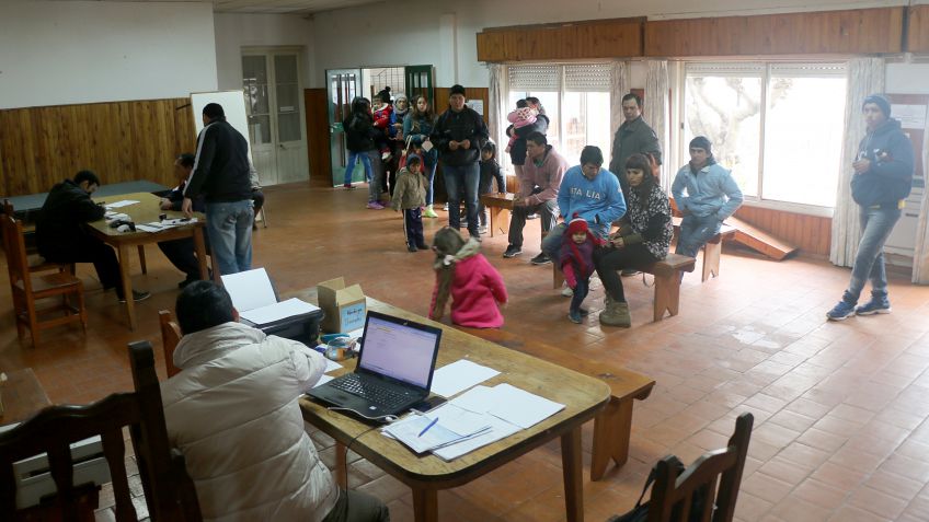 Operativo de documentación del consulado de Paraguay