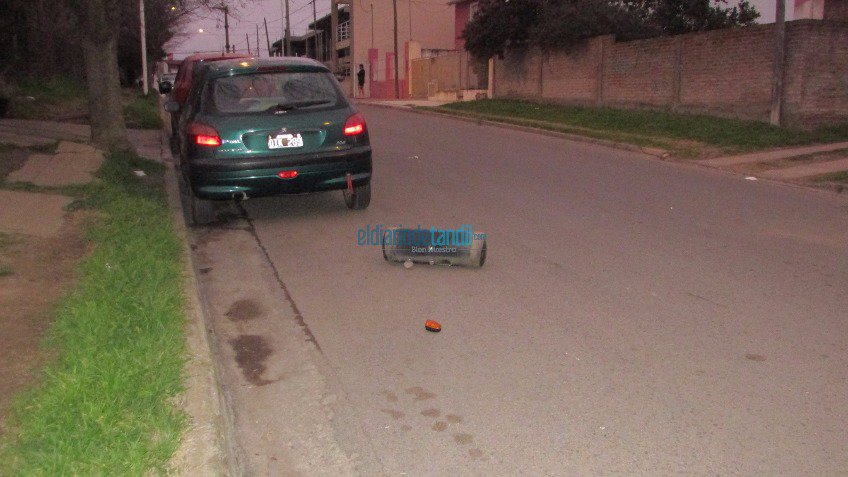 Motociclista herido tras chocar un remolque