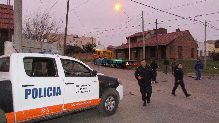 Motociclista herido tras chocar un remolque