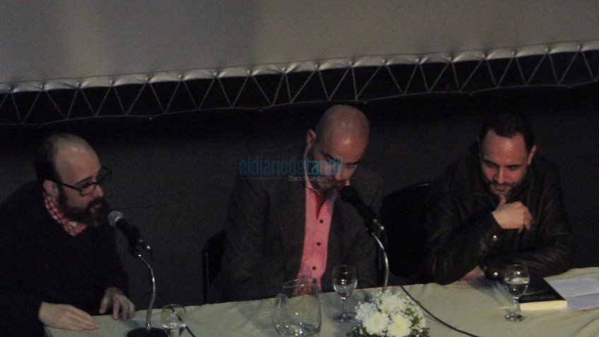 Sacheri fue el protagonista en el sábado de una Feria del Libro explotada