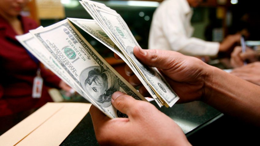 Unas 2431 personas no declararon que compraron dólar futuro en 2015