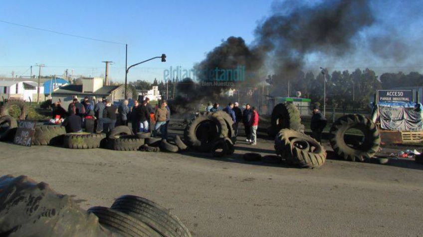 El acceso al Parque Industrial fue levantado y Romano quedó mal parado