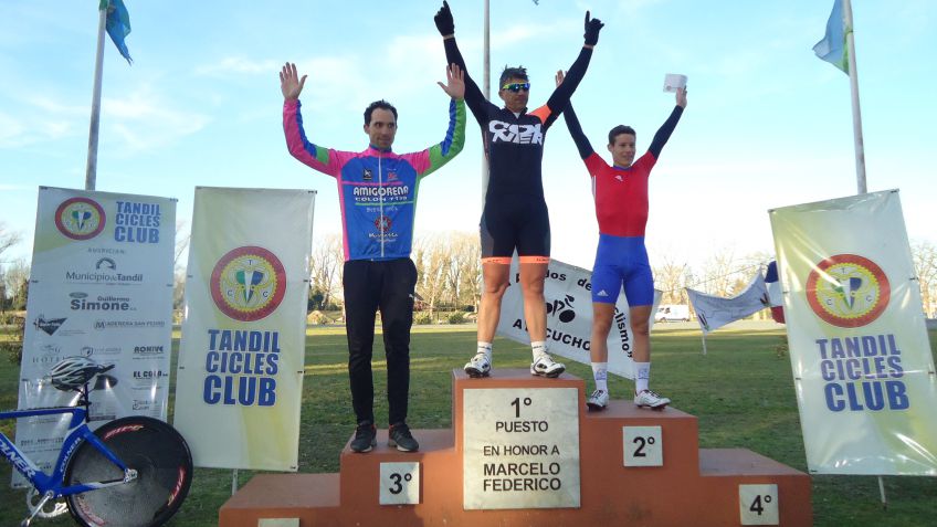 Domingo de festejo y ciclismo