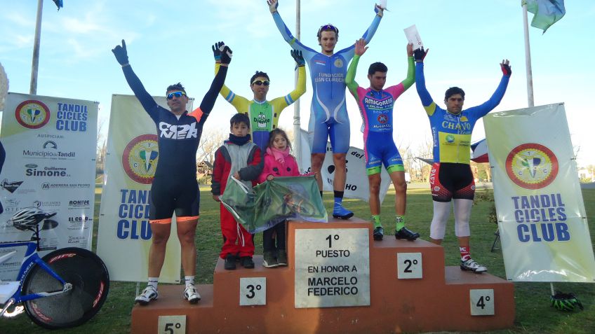 Domingo de festejo y ciclismo