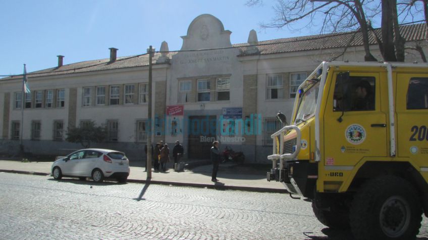 Una amenaza de bomba obligó a desalojar la Escuela Normal