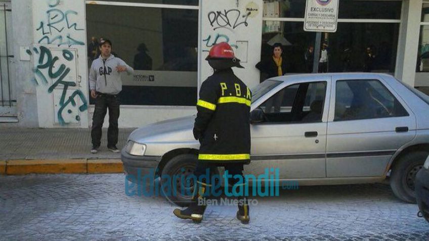 Principio de incendio en un vehículo