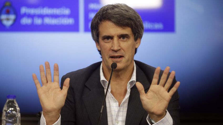 Prat Gay no descartó que la suba de tarifas del gas se reduzca a 300% 