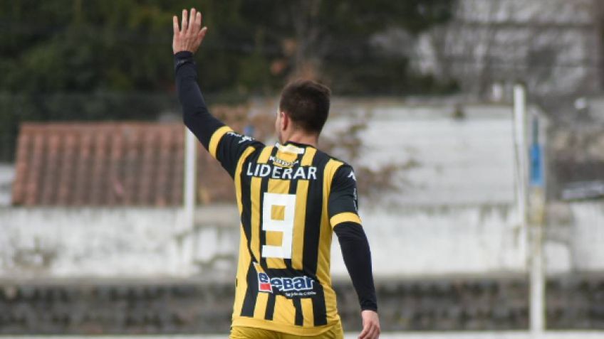 Con doblete de Castro, Santamarina sumó sus primeros tres puntos