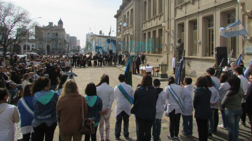 Con un acto en la Escuela Nº 1, se celebró el Día del Maestro