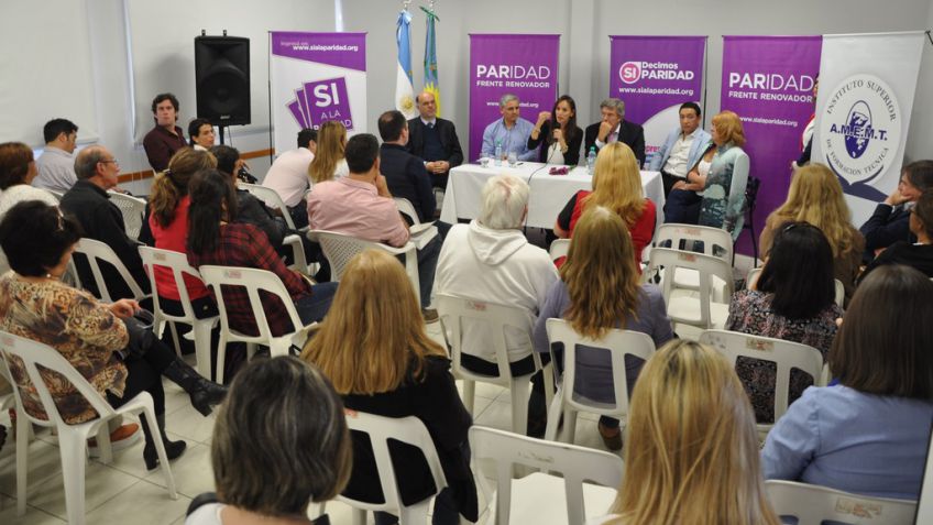 Malena Galmarini: "No alcanza solo con el peronismo"