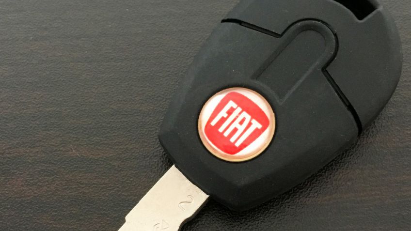 Buscan la llave de un auto Fiat