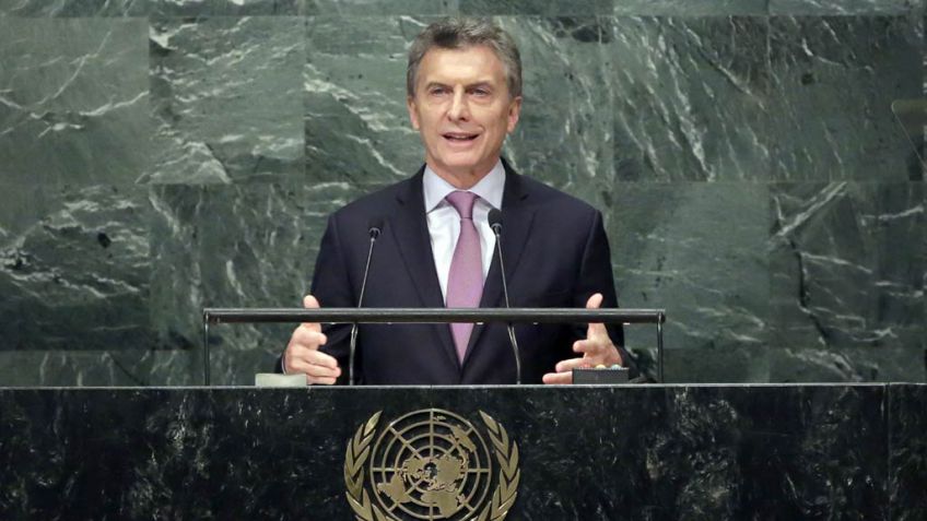 Macri le dijo a la primer ministro británica que está dispuesto a comenzar el diálogo