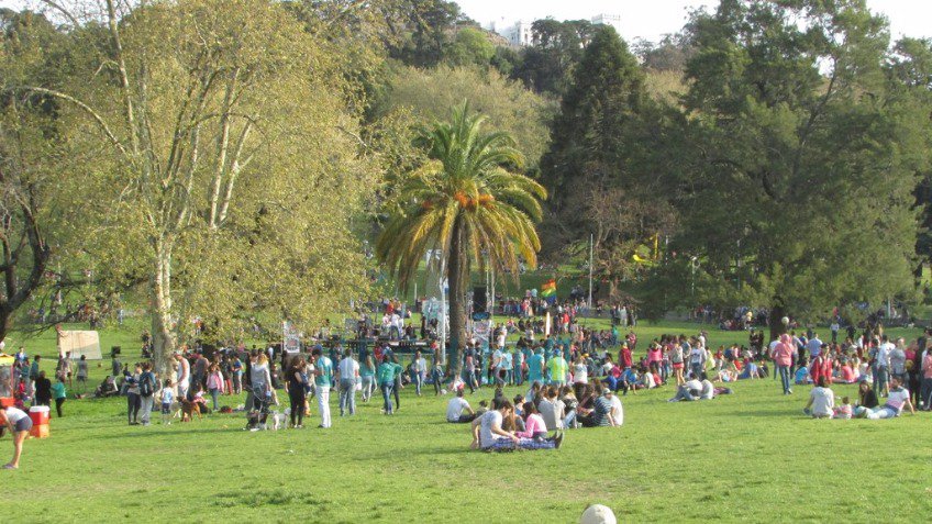 Los estudiantes celebraron su día con la llegada de la primavera