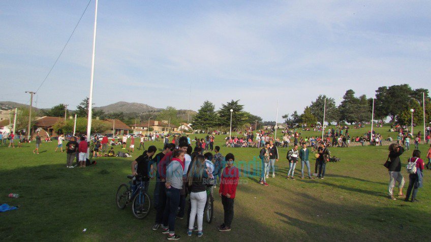 Los estudiantes celebraron su día con la llegada de la primavera