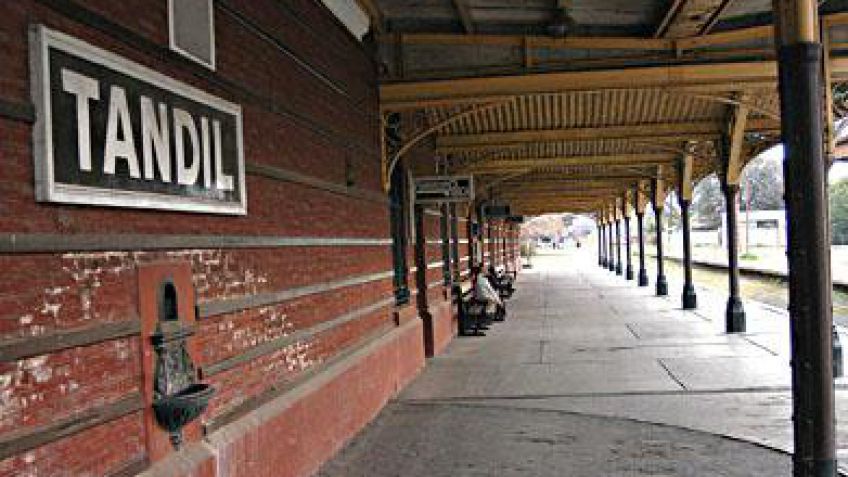 El tren tendrá que seguir esperando