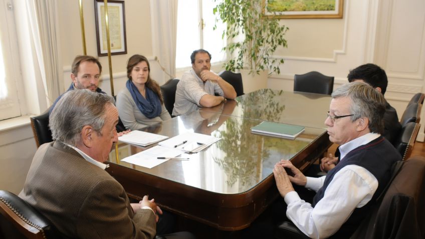 Lunghi firmó la incorporación de Tandil a la Red Argentina de Municipios frente al cambio climático