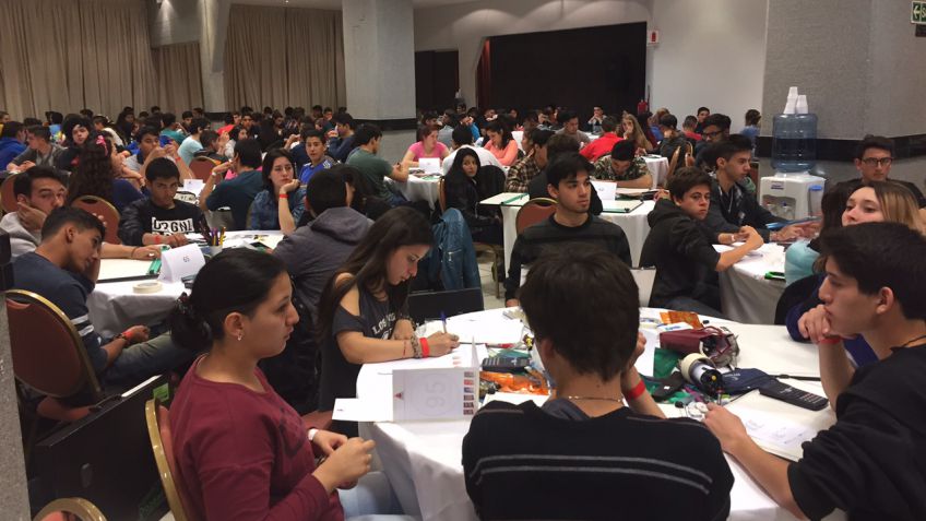 Más de 2000 estudiantes ponen en juego lo que saben de construcción y electromecánica
